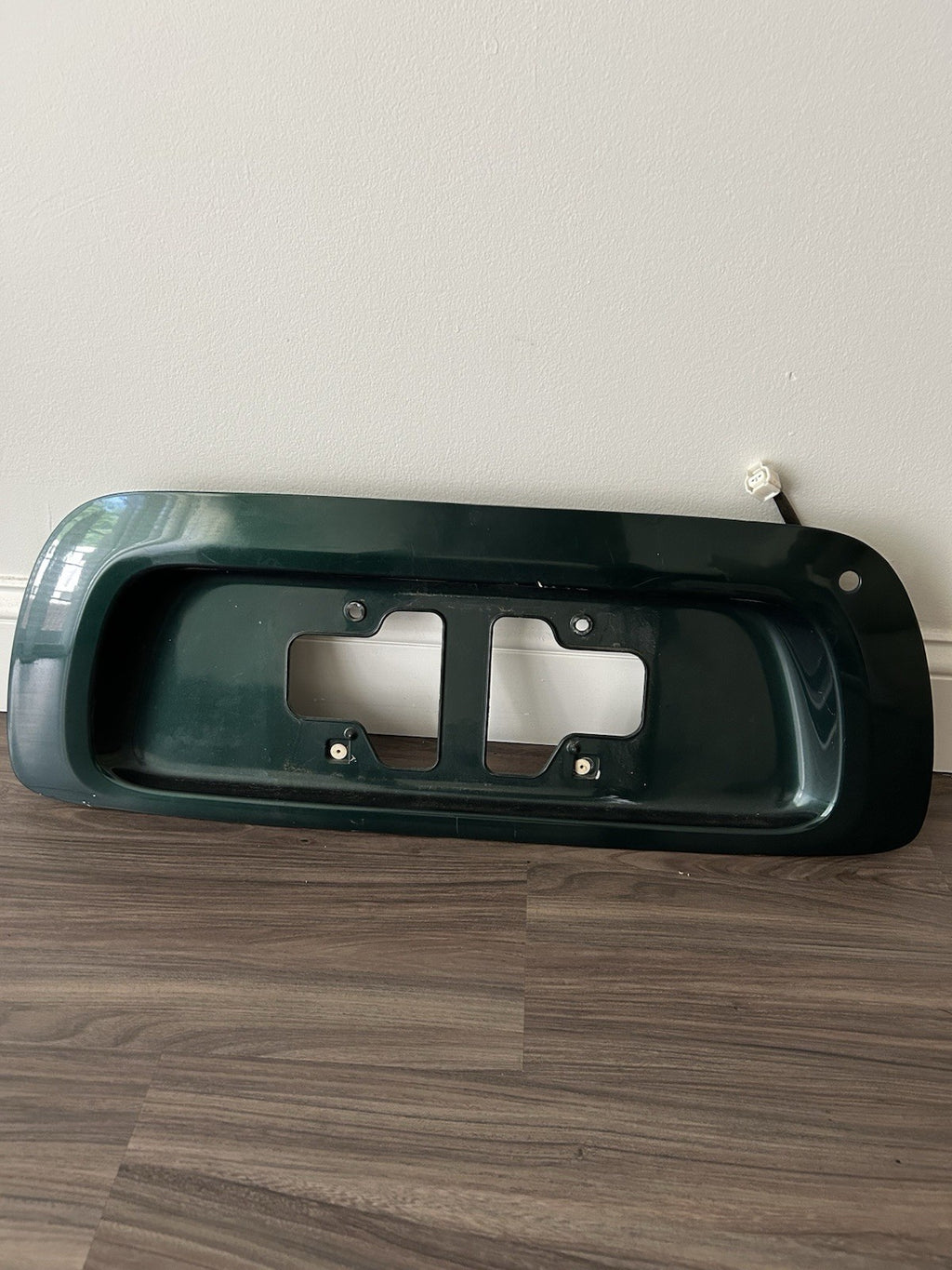 Toyota Sequoia 2001-2007 Rear lift Gate License palte holder latch garnish 6Q7