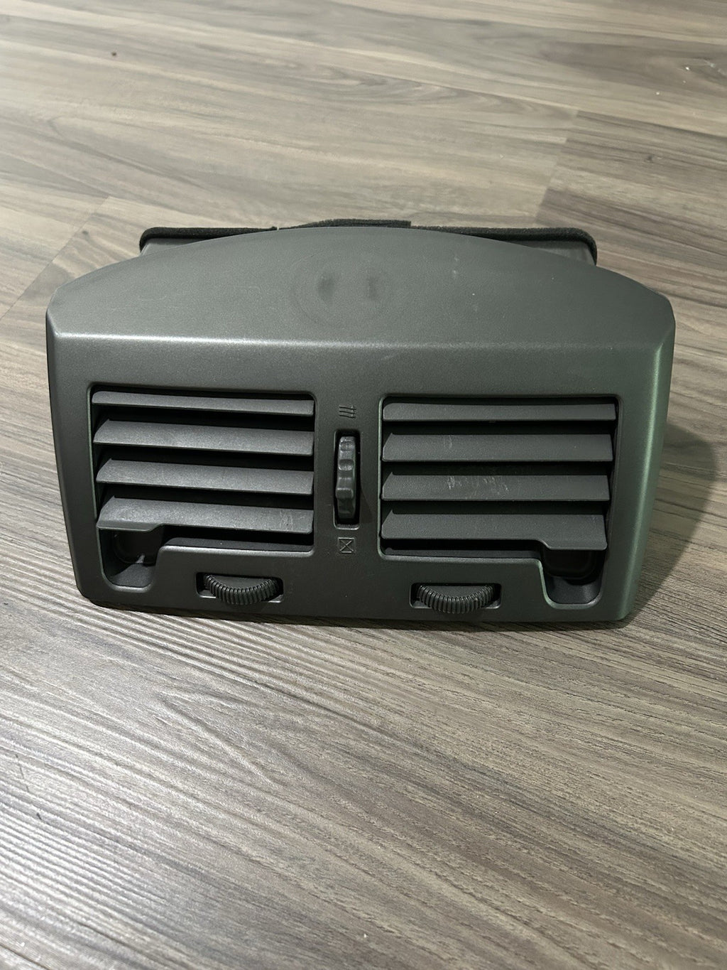 2000 2001 2002 2003 Nissan Maxima Center Dash AC A/C Air Dual Vent Trim OEM USED