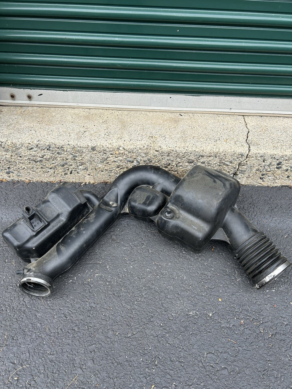 2011 - 2013 Dodge Durango Cherokee 3.6L Resonator Air Intake Tube OEM