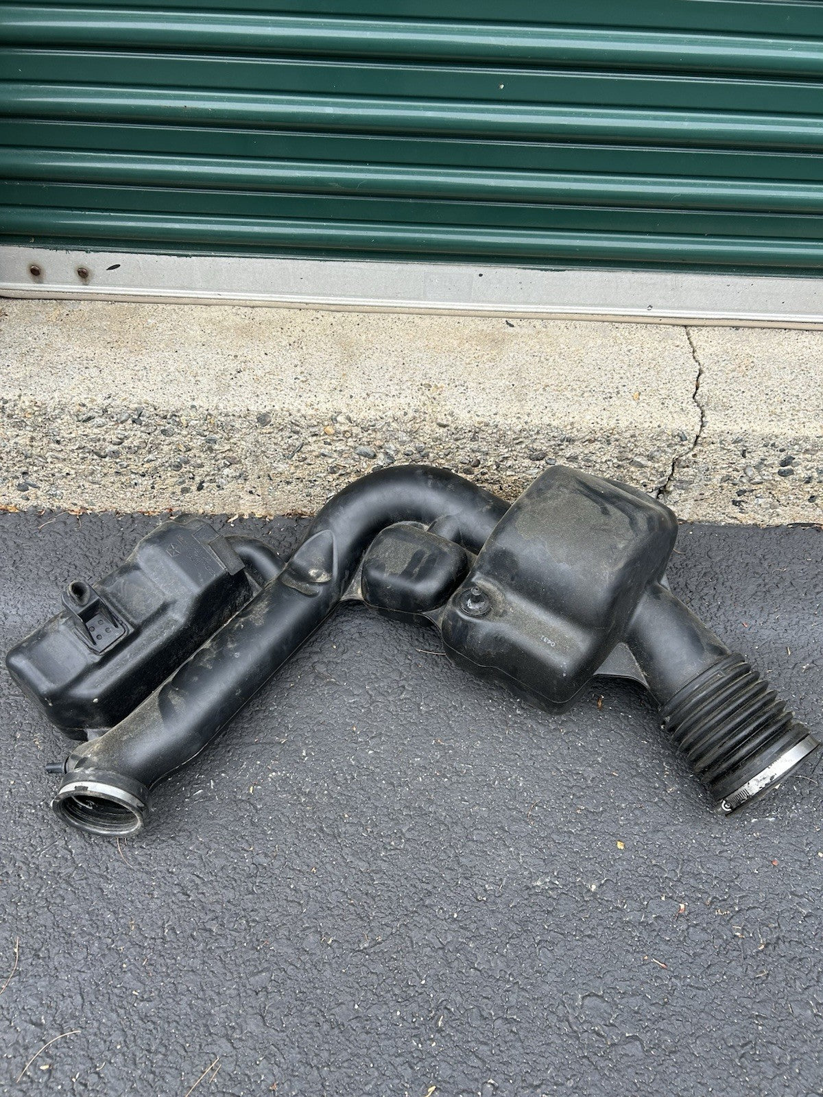 2011 - 2013 Dodge Durango Cherokee 3.6L Resonator Air Intake Tube OEM