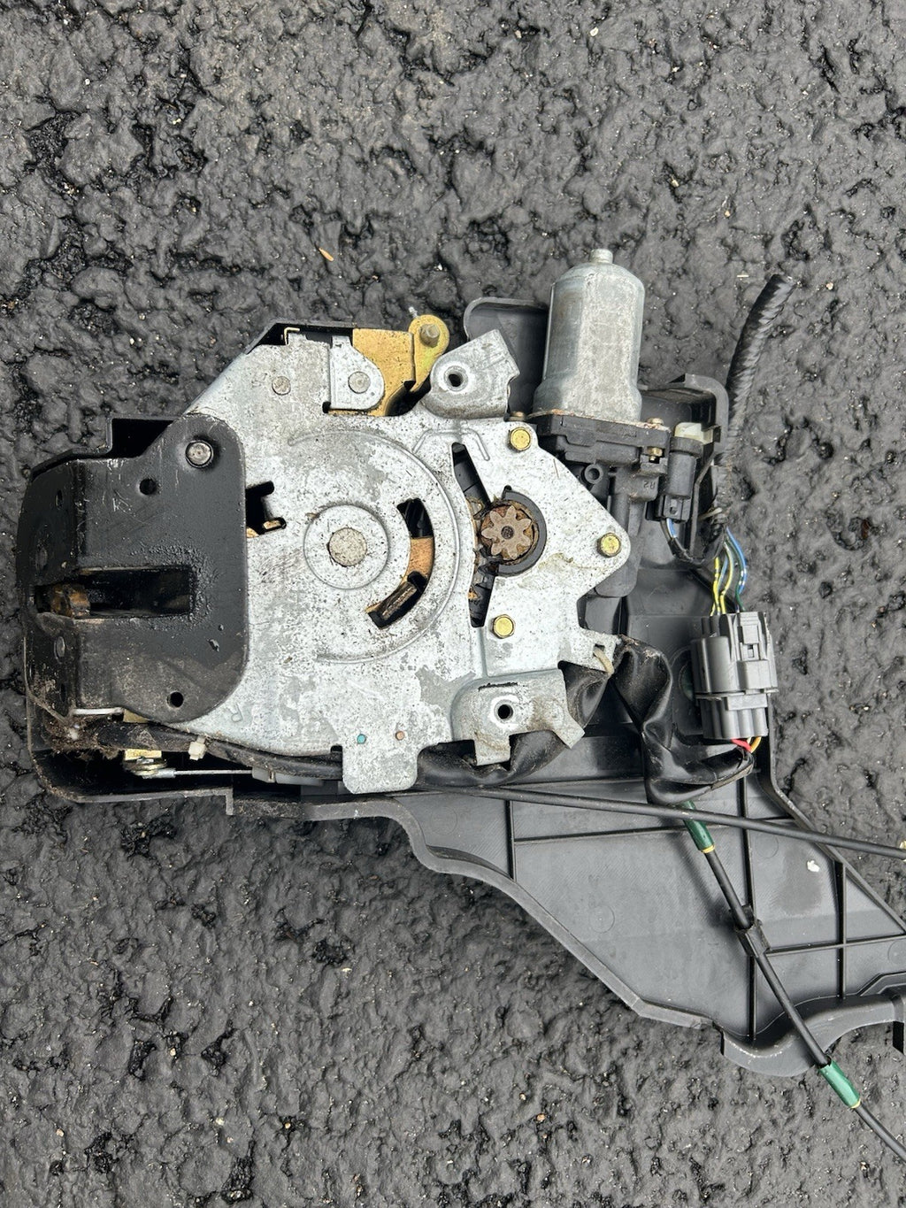 2005 - 2010 HONDA ODYSSEY Sliding Door Lock Latch Actuator Rear Right RH OEM