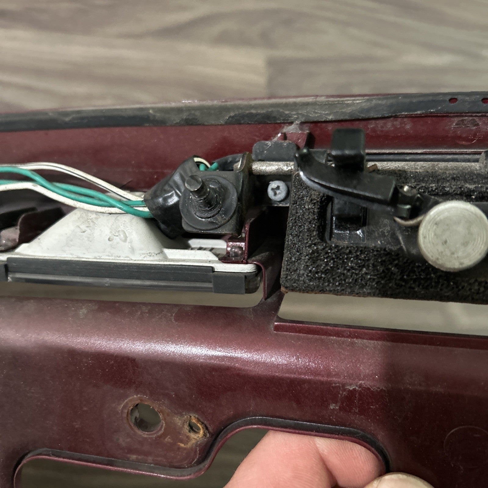 Toyota Sequoia 2001-2007 Rear lift Gate License palte holder latch garnish 3Q3