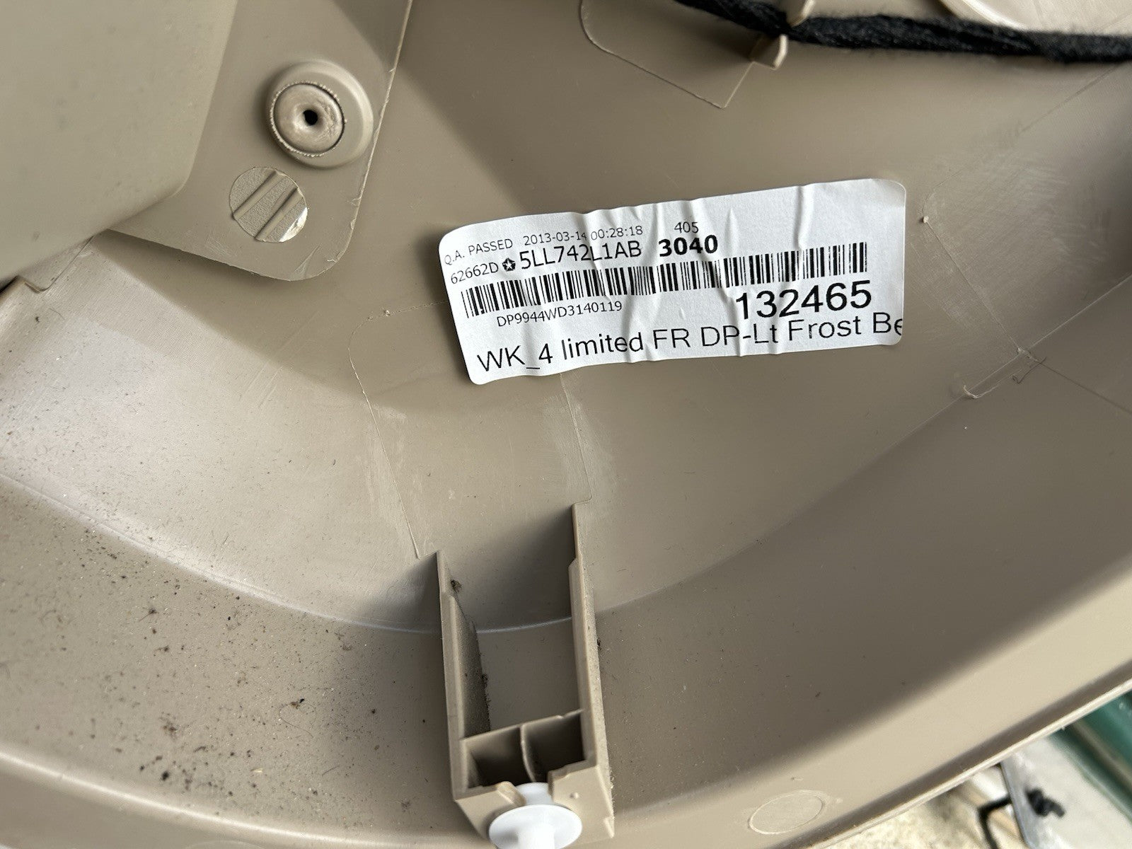 2015 JEEP GRAND CHEROKEE LIMITED FRONT RIGHT DOOR TRIM PANEL #007889