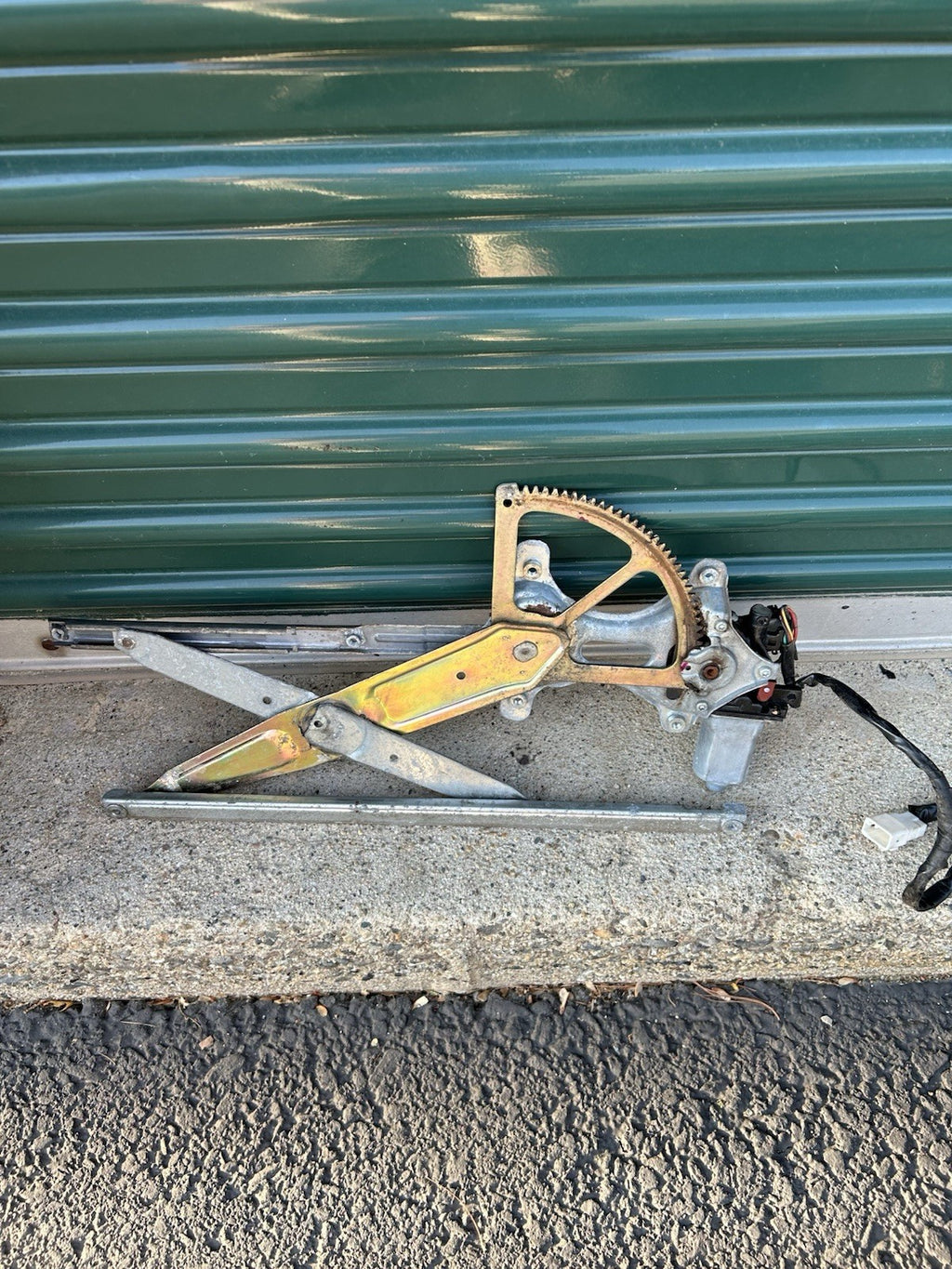 1999-2003 Lexus RX300 RX 300 Front Left Driver Window Regulator w/ Motor