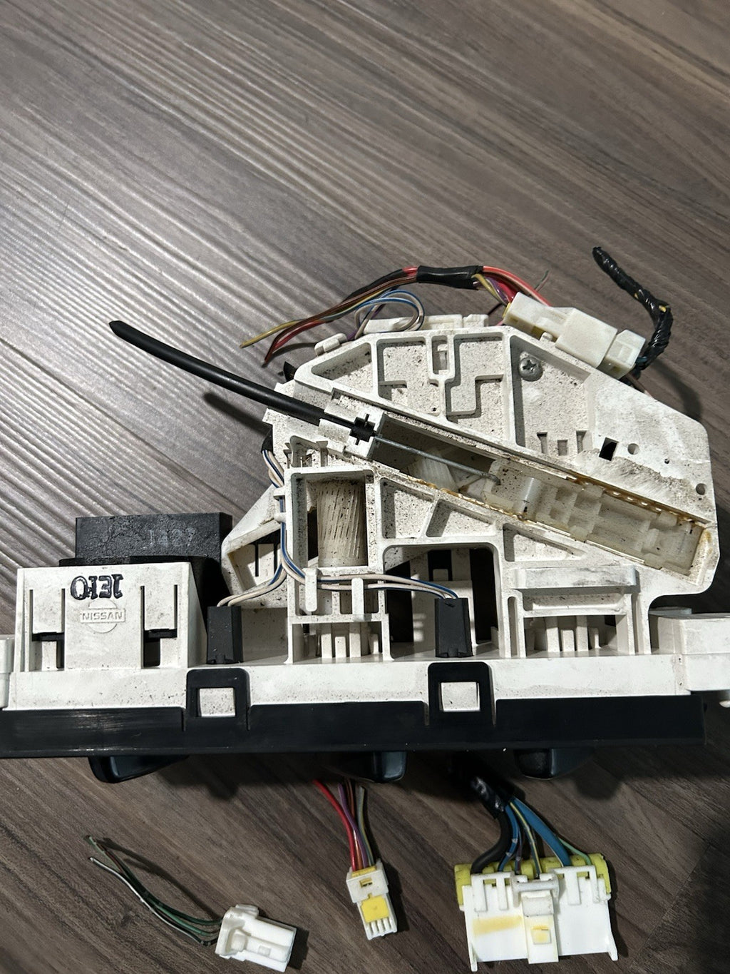 2001-2004 Nissan Pathfinder Temperature Climate Control AC Heat Dash OEM