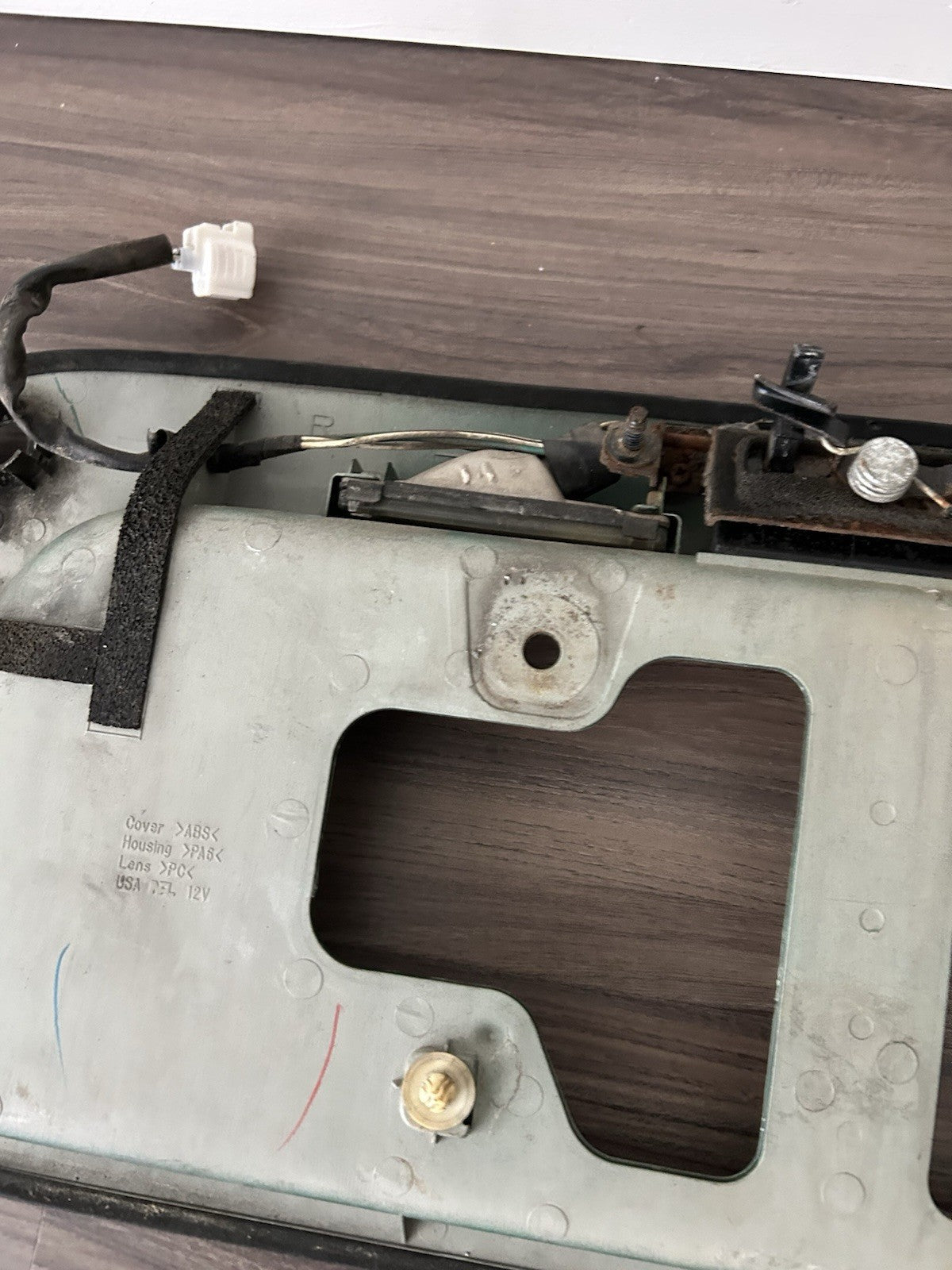 Toyota Sequoia 2001-2007 Rear lift Gate License palte holder latch garnish 6Q7