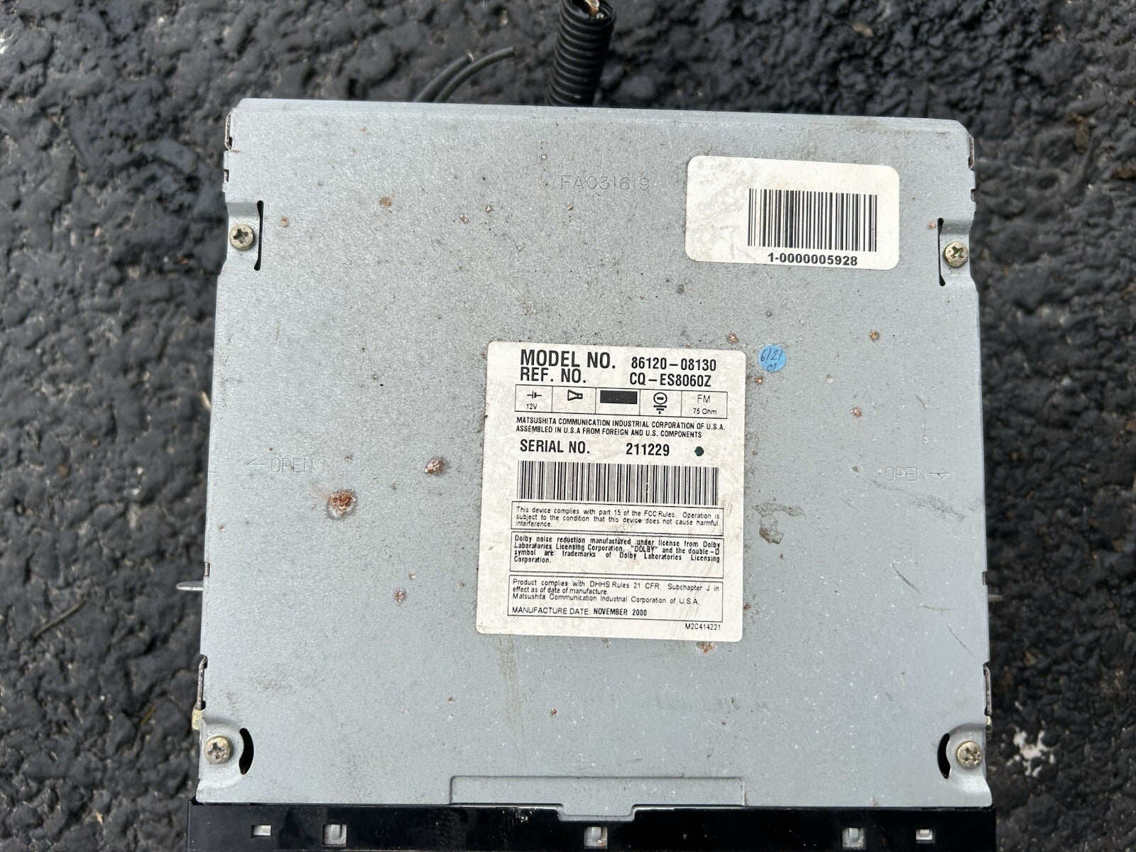 2001-2002 4Runner Sequoia Tundra Camry stereo JBL 86120-08130 Toyota A56817