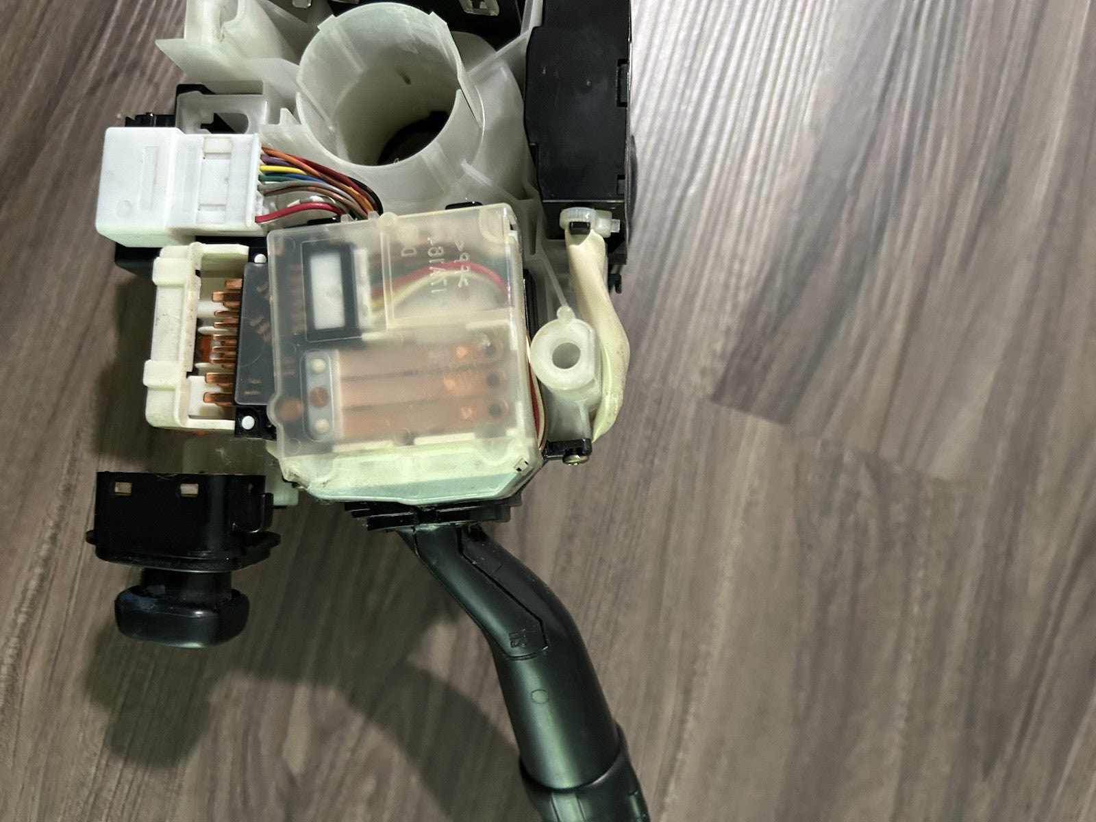 2003-2005 LEXUS  LX470 STEERING COLUMN TURN SIGNAL WIPER MULTI SWITCH