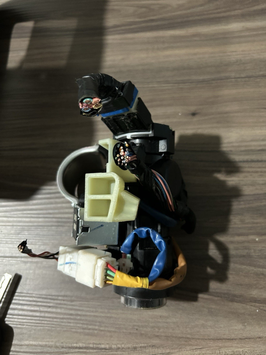 2011-2015 Kia Optima Ignition Switch Cylinder Tumbler W/ Key & Shroud OEM