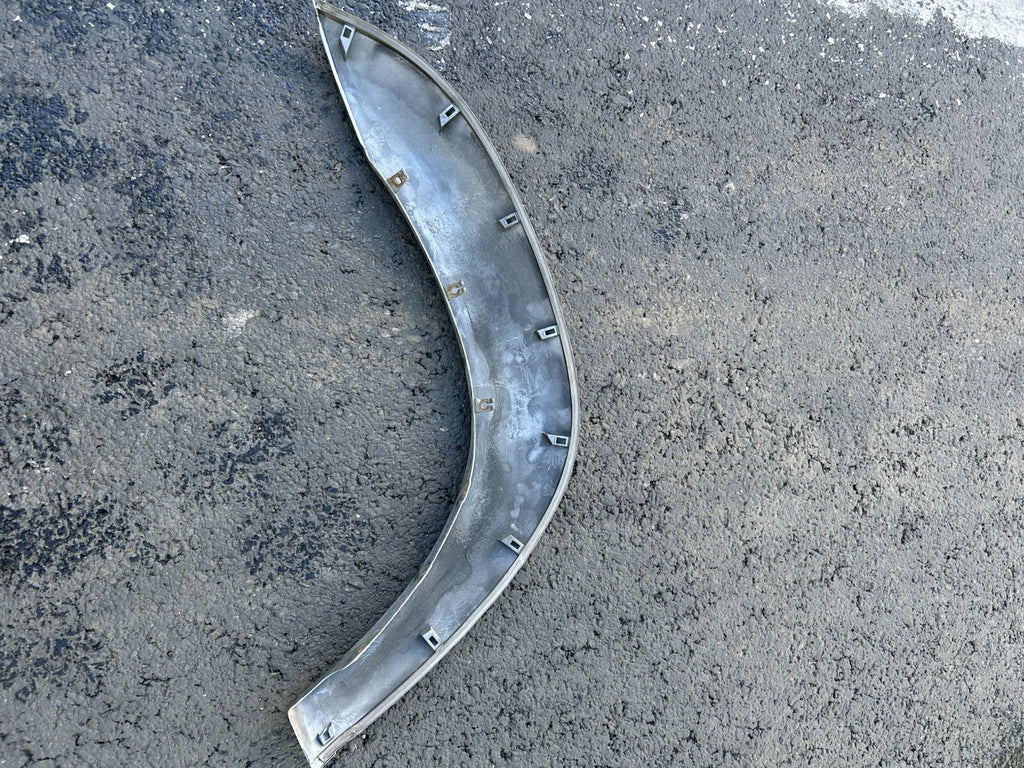 2001-2007 Toyota Sequoia Front Right Side Fender Flare Wheel Molding Colour 1D6