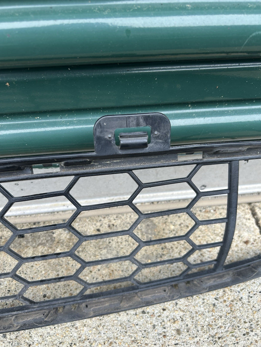 14-18 BMW X5 F15 FRONT BUMPER LOWER CENTER M-AERO GRILLE w/o ADAPTIVE CRUISE