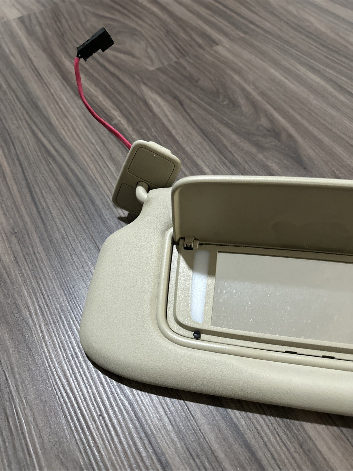 2010-2017 Volvo XC60 Left Driver Sunvisor with Homelink garage door opener beige