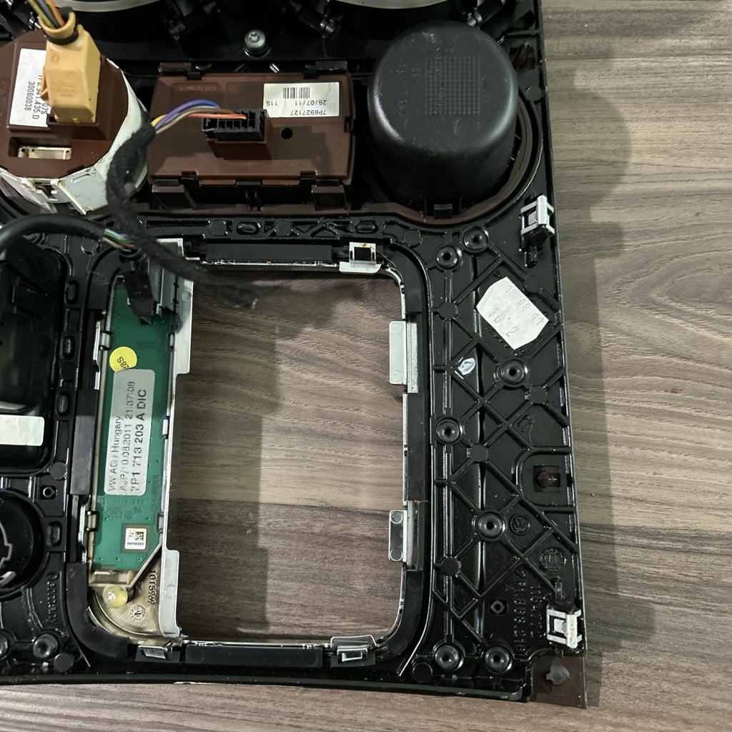 2011-2017 VOLKSWAGEN TOUAREG OEM CUP HOLDER W/TRACTION PARKING DIFF DSC SWITCH