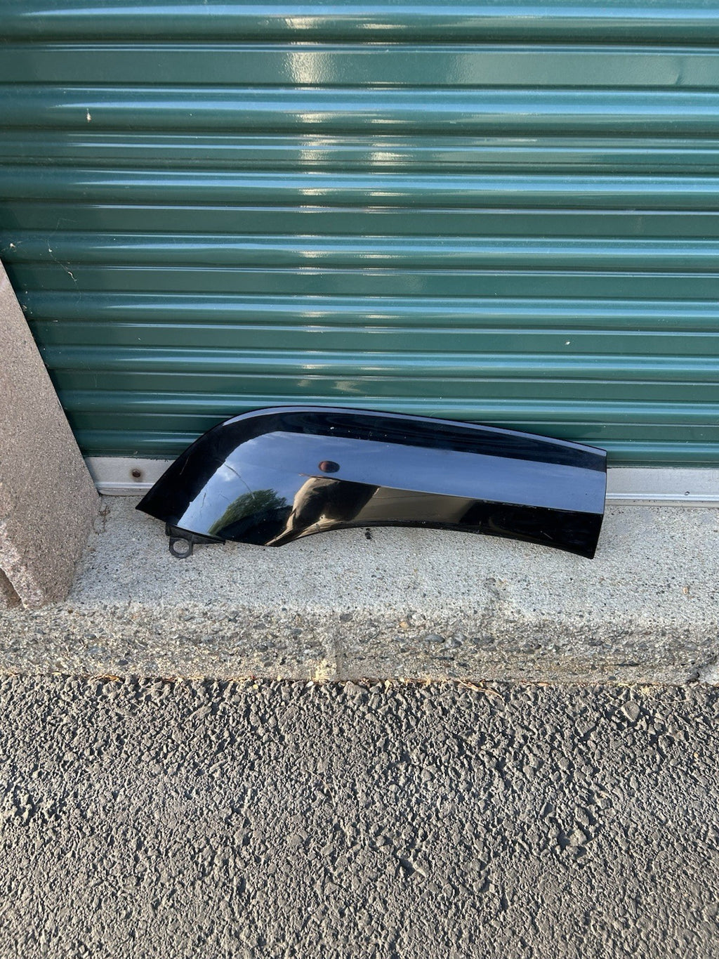 2004-2009 Lexus GX470 Right Passenger rear Fender Flare Moulding  Black 202