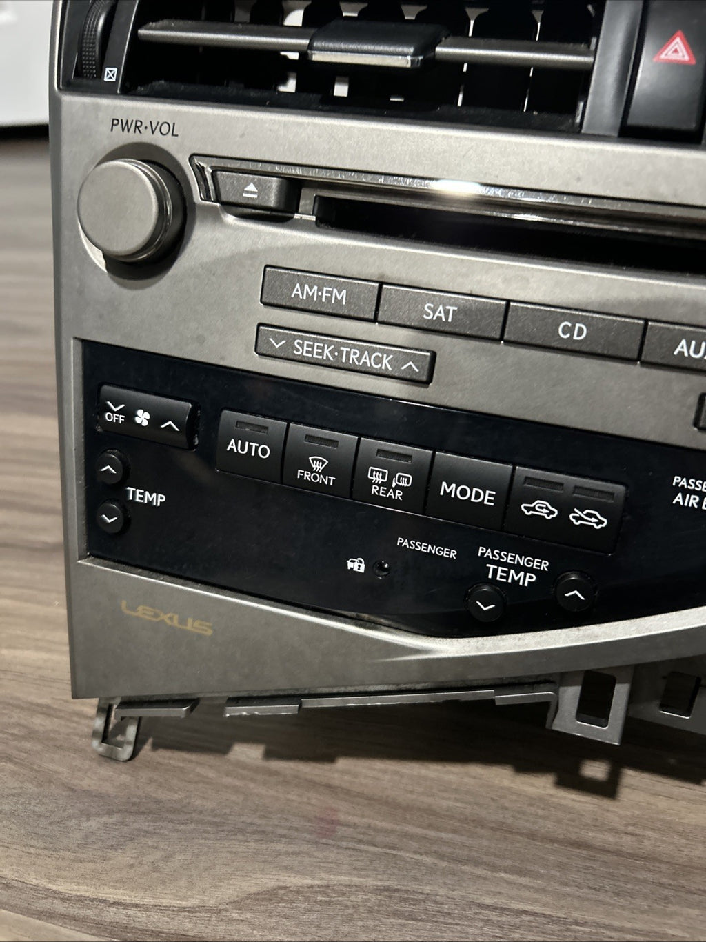 10-11 LEXUS RX350 RX450H STEREO AUDIO RADIO 6 CD PLAYER CHANGER 86120-OE300