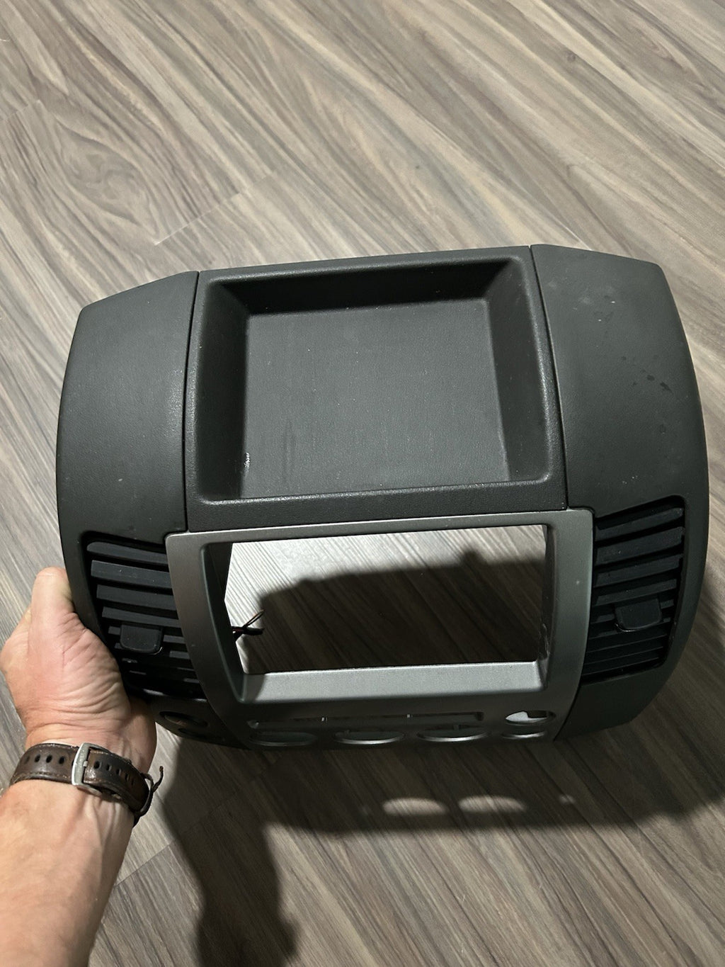 05 06 07 Nissan Pathfinder Radio Navigation Climate Control Console Bezel Trim