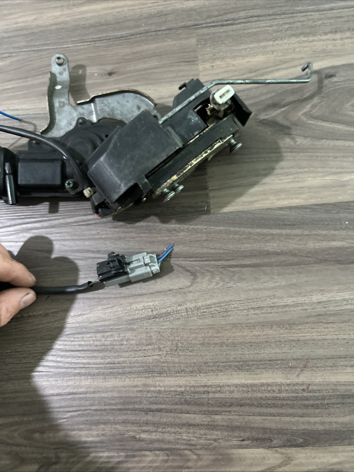 98 - 02 Toyota Corolla, Prizm Front Left Driver door Latch Lock Actuator / OEM