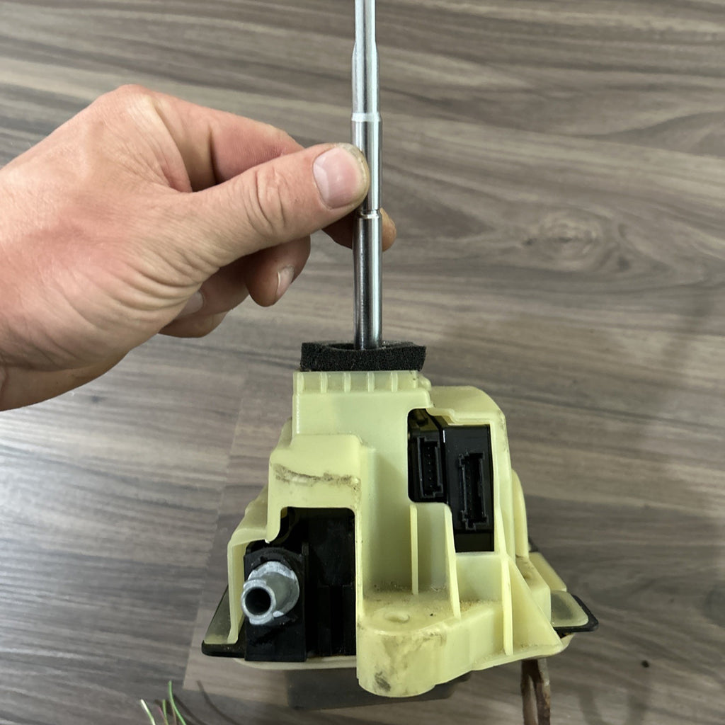 Mercedes-Benz W211 E-class Floor Gear Box Shift Shifter Gear Selector OEM