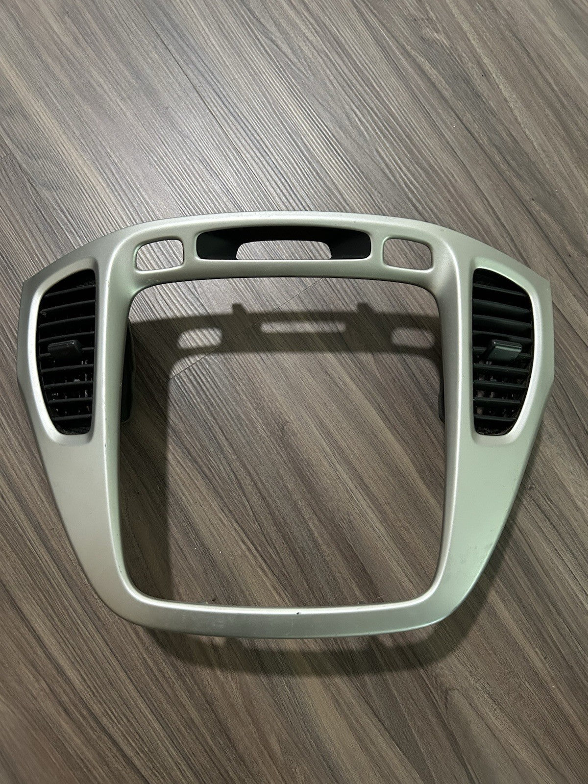 2003-2007 Toyota Highlander Dash Radio Bezel Trim W/ Air Vents OEM Silver