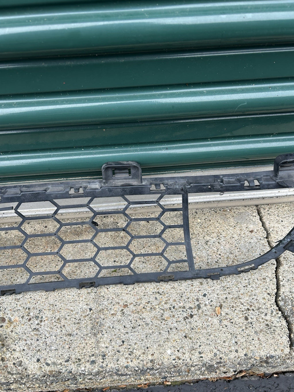 14-18 BMW X5 F15 FRONT BUMPER LOWER CENTER M-AERO GRILLE w/o ADAPTIVE CRUISE