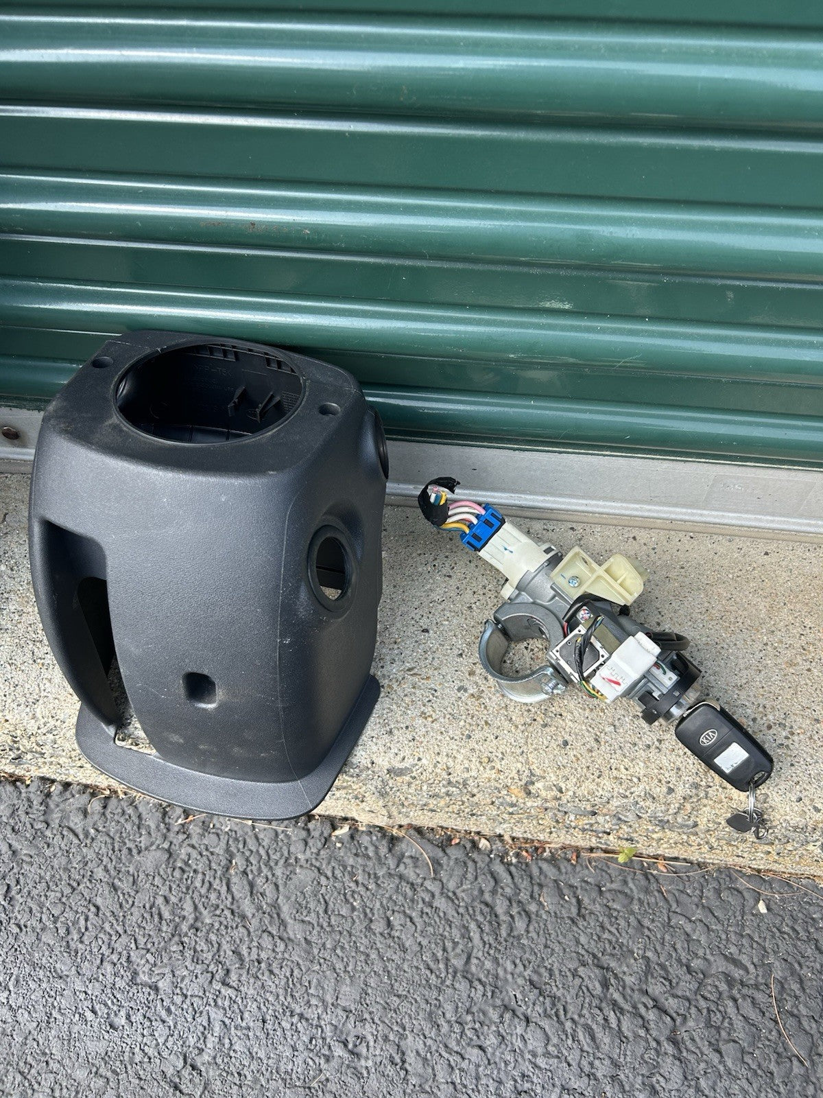 2010-2013 KIA SOUL IGNITION SWITCH LOCK CYLINDER W/ KEY OEM