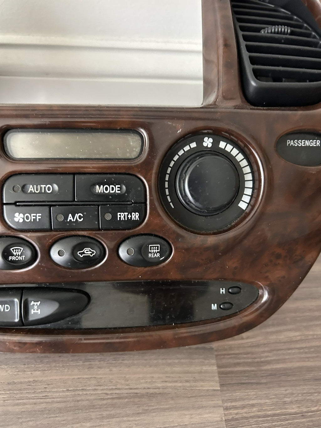 2001-2007 Toyota Sequoia 4x4 Heater Control Knob Switch Panel Radio Bezel OEM