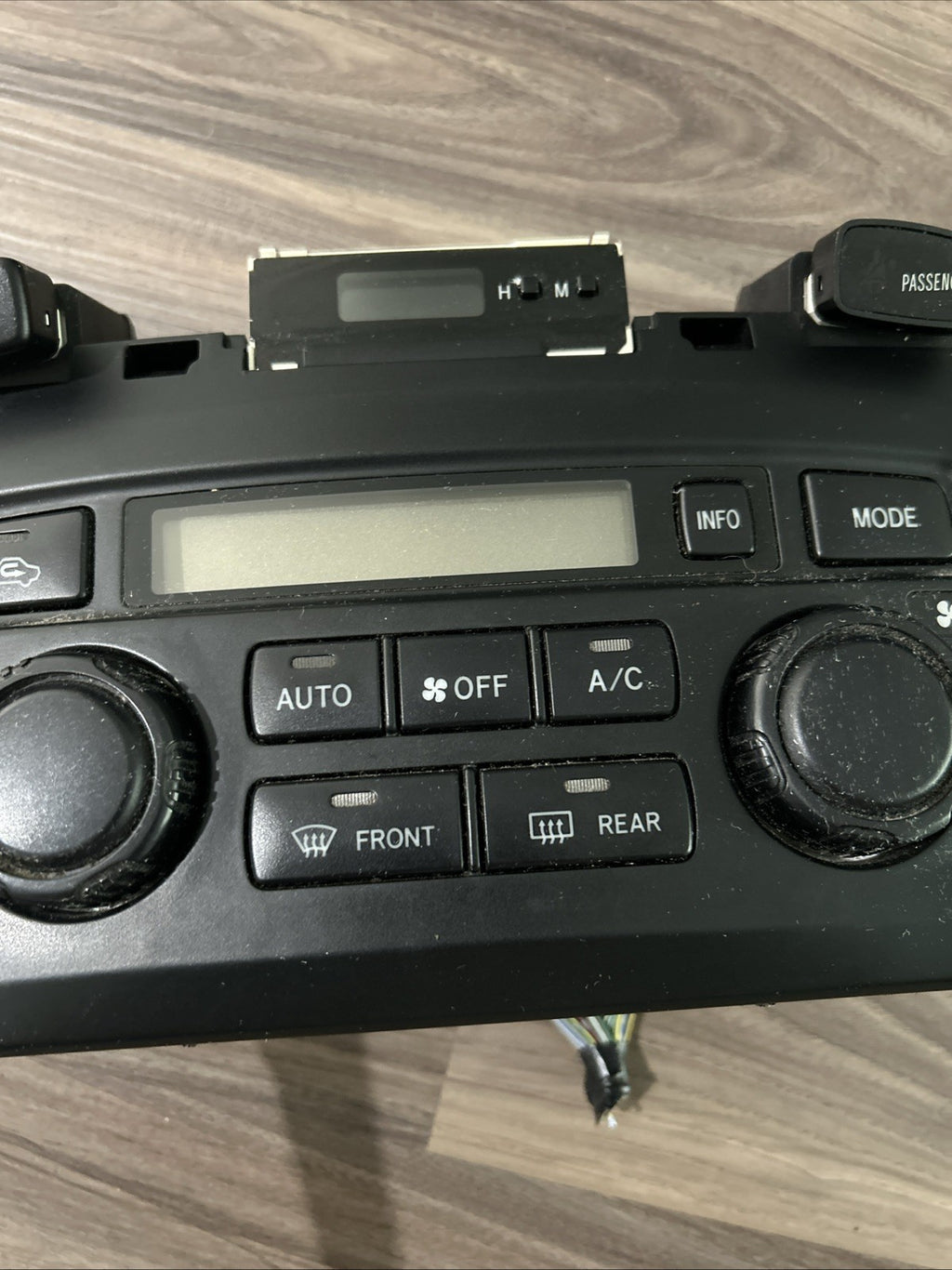 2001-2007  Toyota Highlander A/C Heater Climate Control 84010-48082 OEM J164