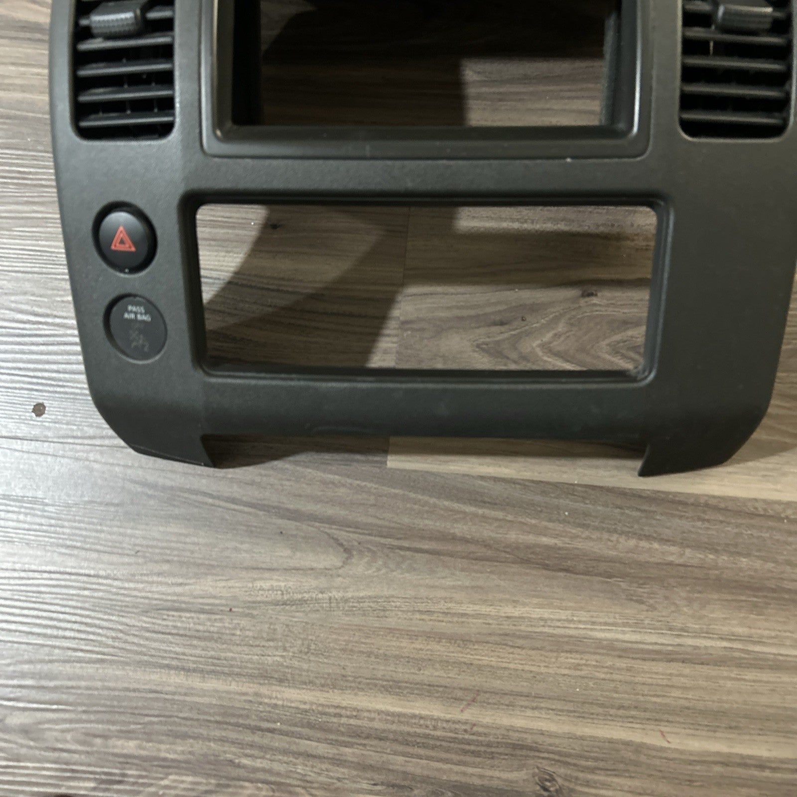 05-12 Nissan Xterra Pathfinder frontier Center Dash Radio bezel vent Console OEM