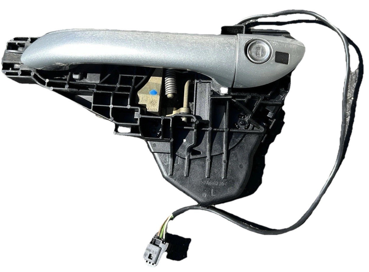 06-12 Mercedes w251 R350 Front Left Driver Side Exterior Door Handle OEM Silver