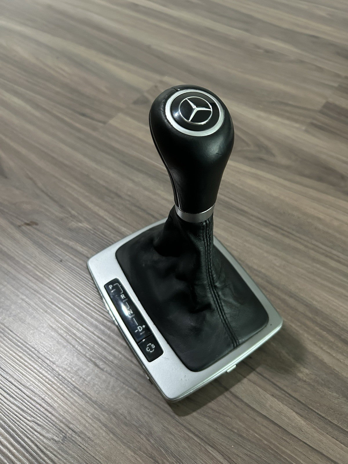 2008-2011 MERCEDES-BENZ W204 C250 C300 C350 SHIFTER GEAR SELECTOR KNOB BOOT OEM