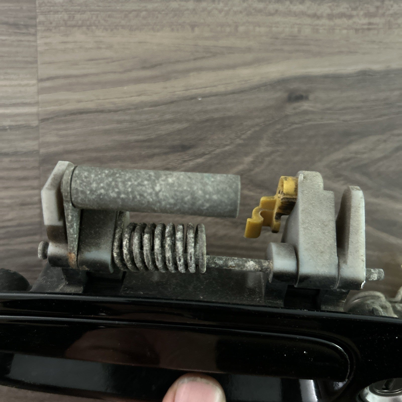 2000-2005 TOYOTA CELICA LEFT DRIVER SIDE OUTSIDE  DOOR HANDLE  OEM BLACK