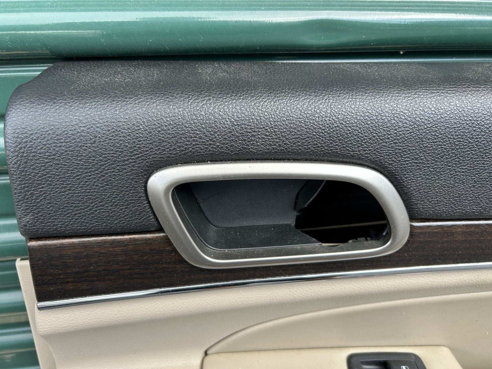 2014-2020 Jeep Grand Cherokee Limited Rear Right Door Panel OEM