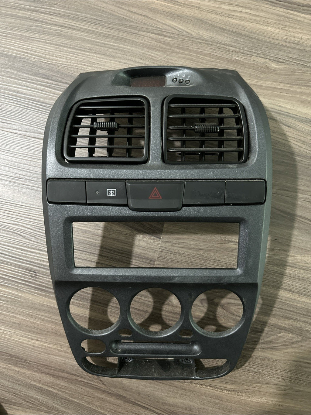 Hyundai Accent 2003 2004 2005 Dash Trim Air Vents Radio Climate Bezel Gray 03-05