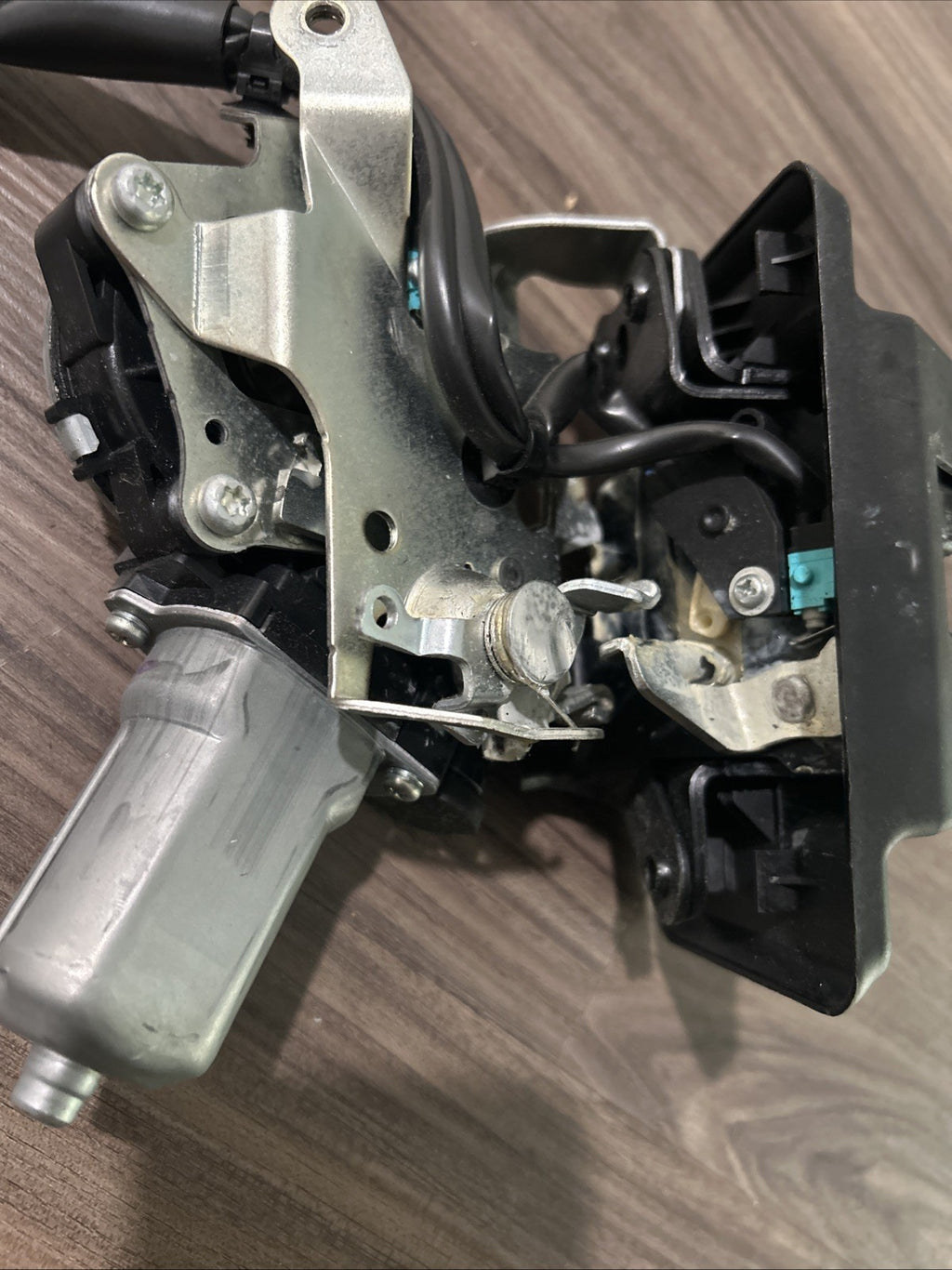 Lexus RX350 RX450H 2010-2015 Lift Gate Lock Latch Actuator 69350-0E031 Oem used