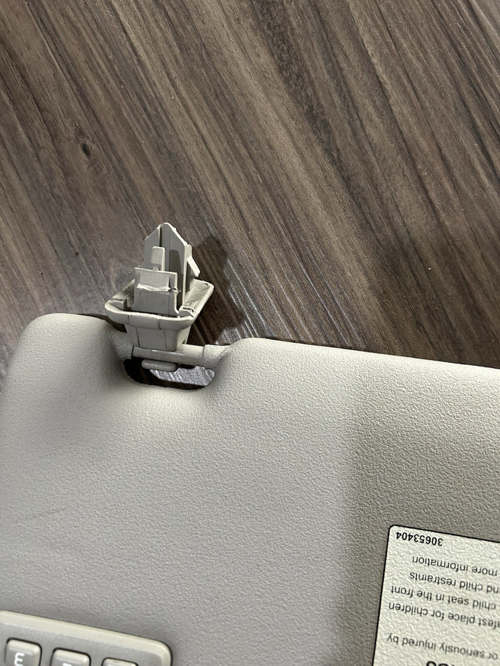 2009 Volvo C70 Left Driver Sunvisor with Homelink garage door opener Gray