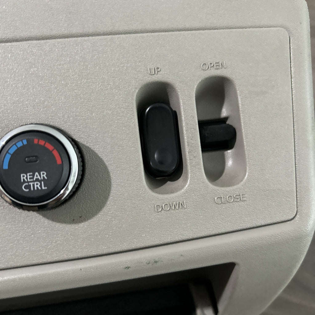 2008-2014 Infiniti QX56 Armada Roof Map Lamp Overhead Console Dome Light OEM