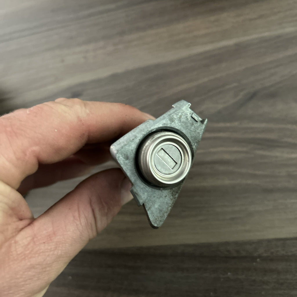 13-17 Hyundai Elantra GLS Ignition Switch Cylinder Tumbler W/ Key & Shroud OEM