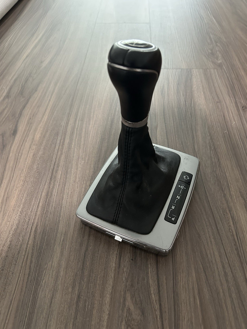 2008-2011 MERCEDES-BENZ W204 C250 C300 C350 SHIFTER GEAR SELECTOR KNOB BOOT OEM