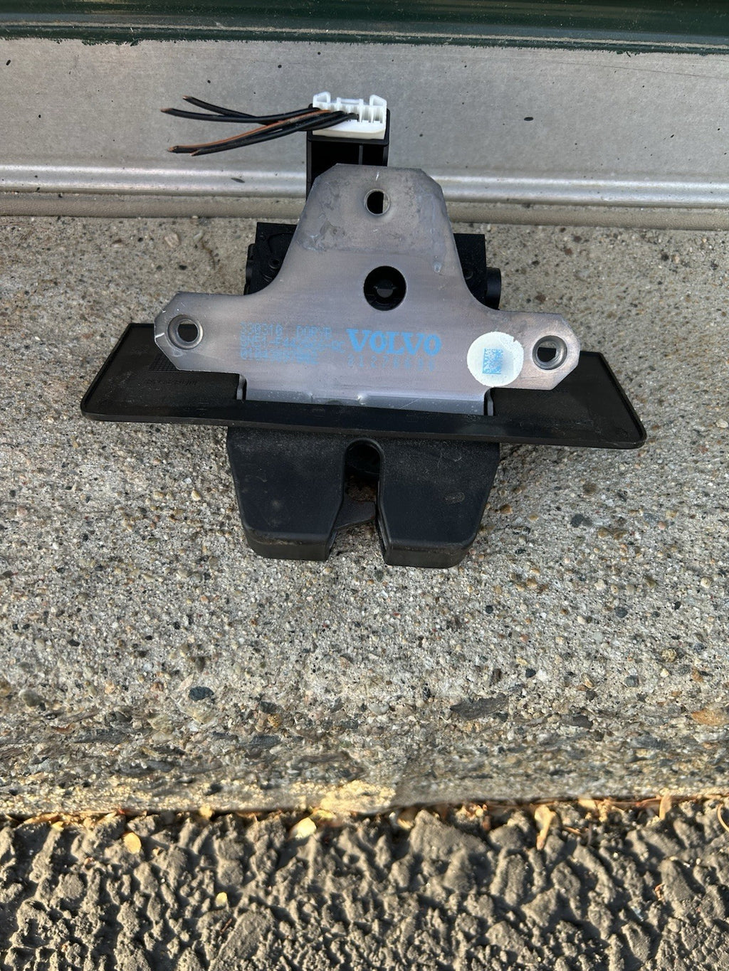 2010-2016 VOLVO XC60 Rear Trunk Lift Gate Lock Latch Actuator OEM AK241048