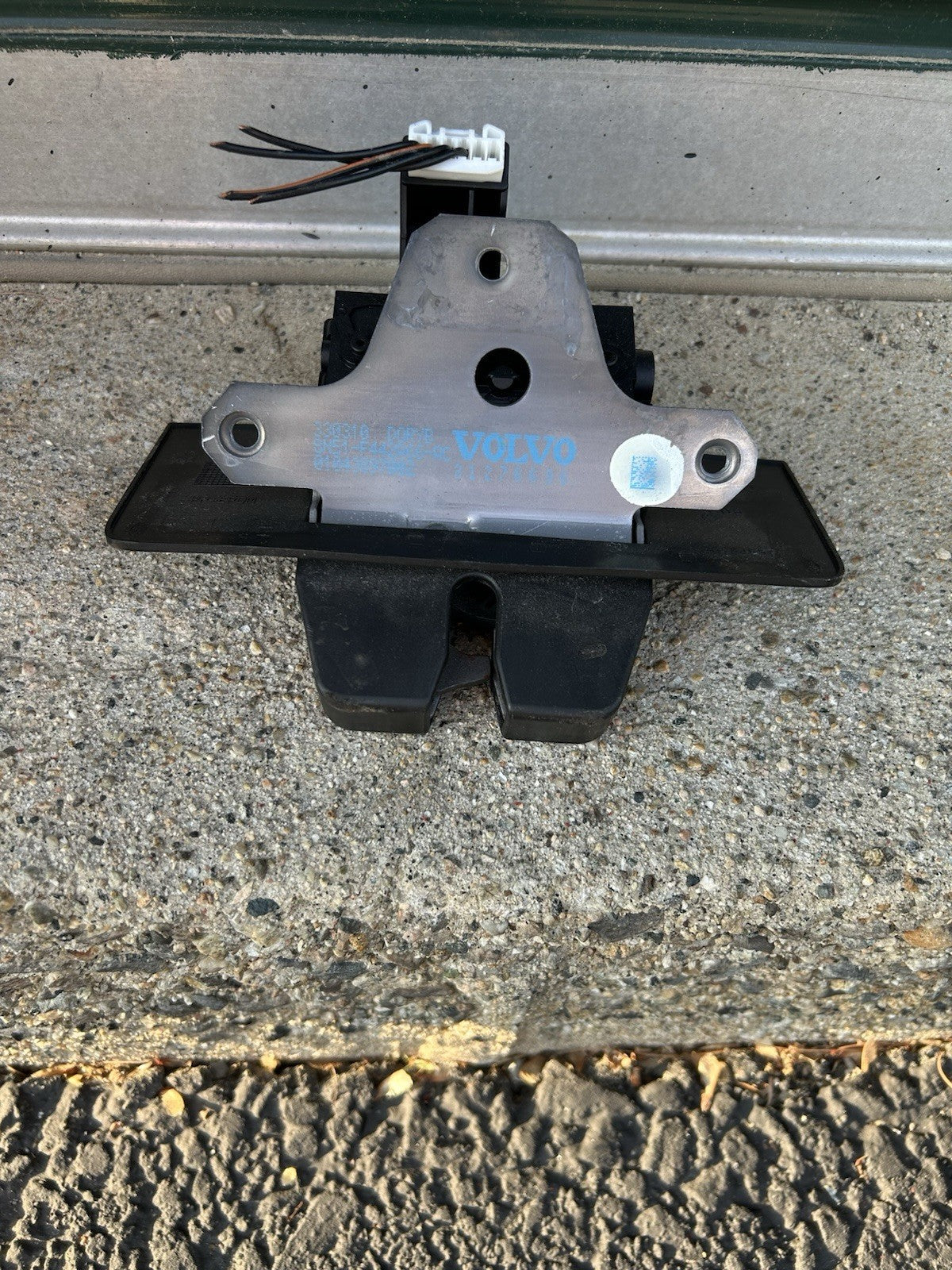 2010-2016 VOLVO XC60 Rear Trunk Lift Gate Lock Latch Actuator OEM AK241048