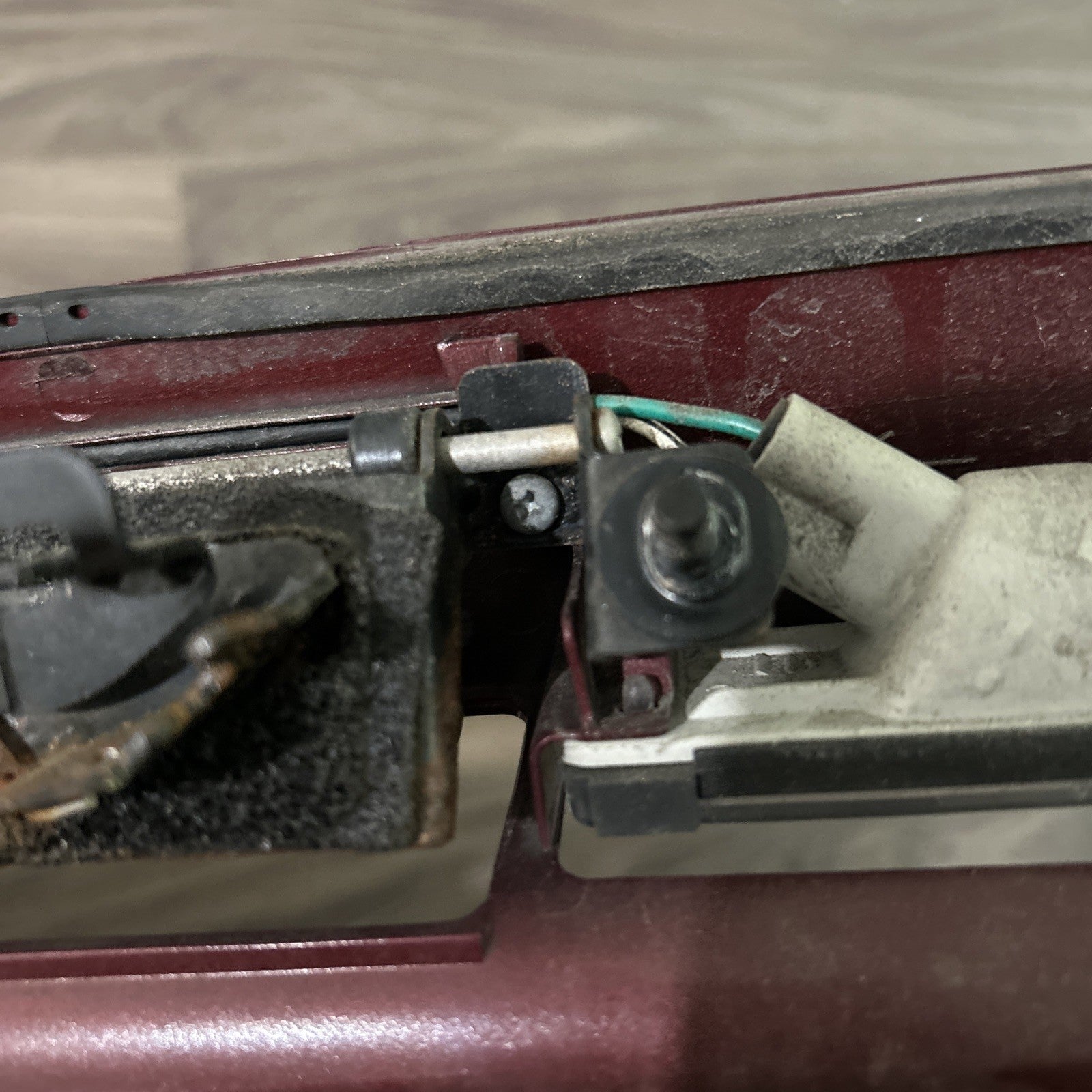 Toyota Sequoia 2001-2007 Rear lift Gate License palte holder latch garnish 3Q3