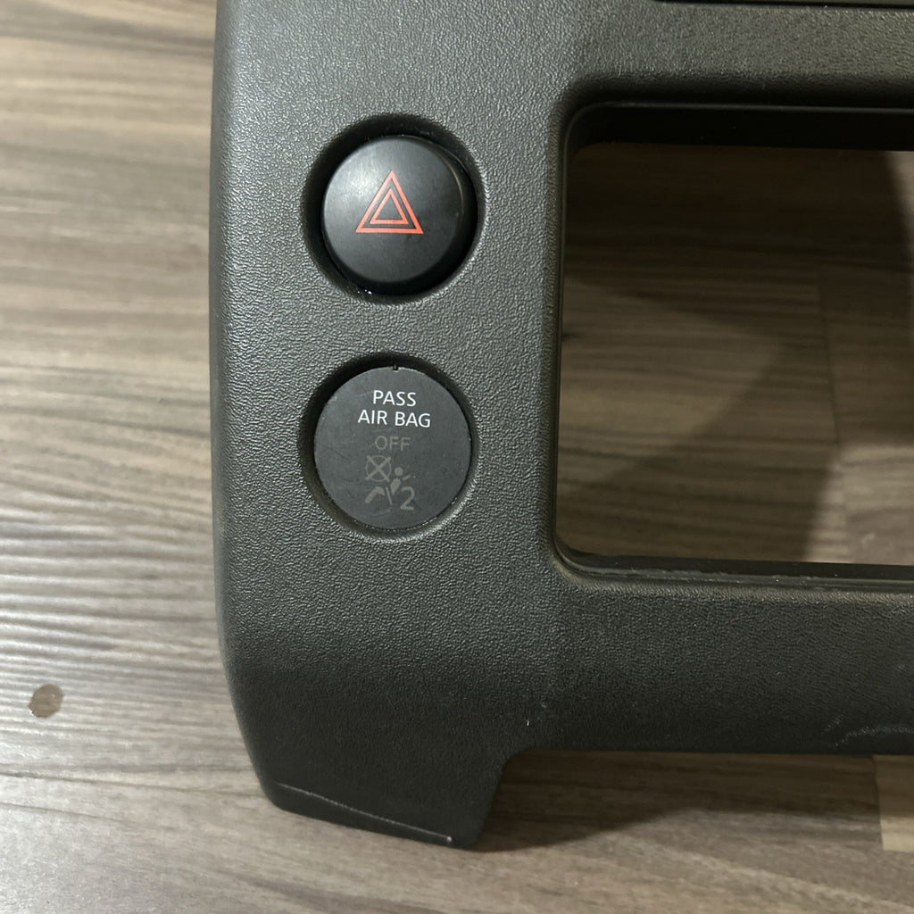 05-12 Nissan Xterra Pathfinder frontier Center Dash Radio bezel vent Console OEM