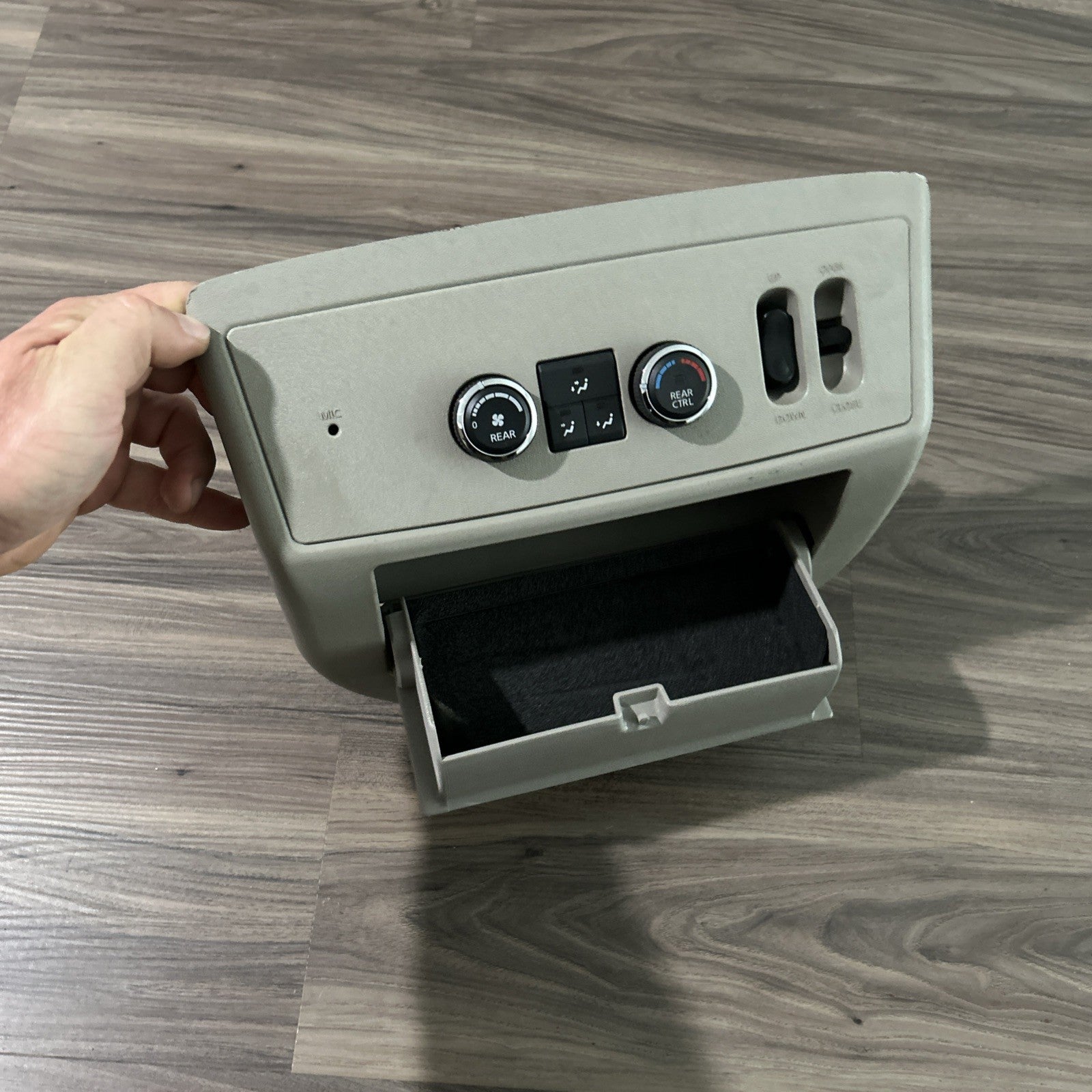 2008-2014 Infiniti QX56 Armada Roof Map Lamp Overhead Console Dome Light OEM