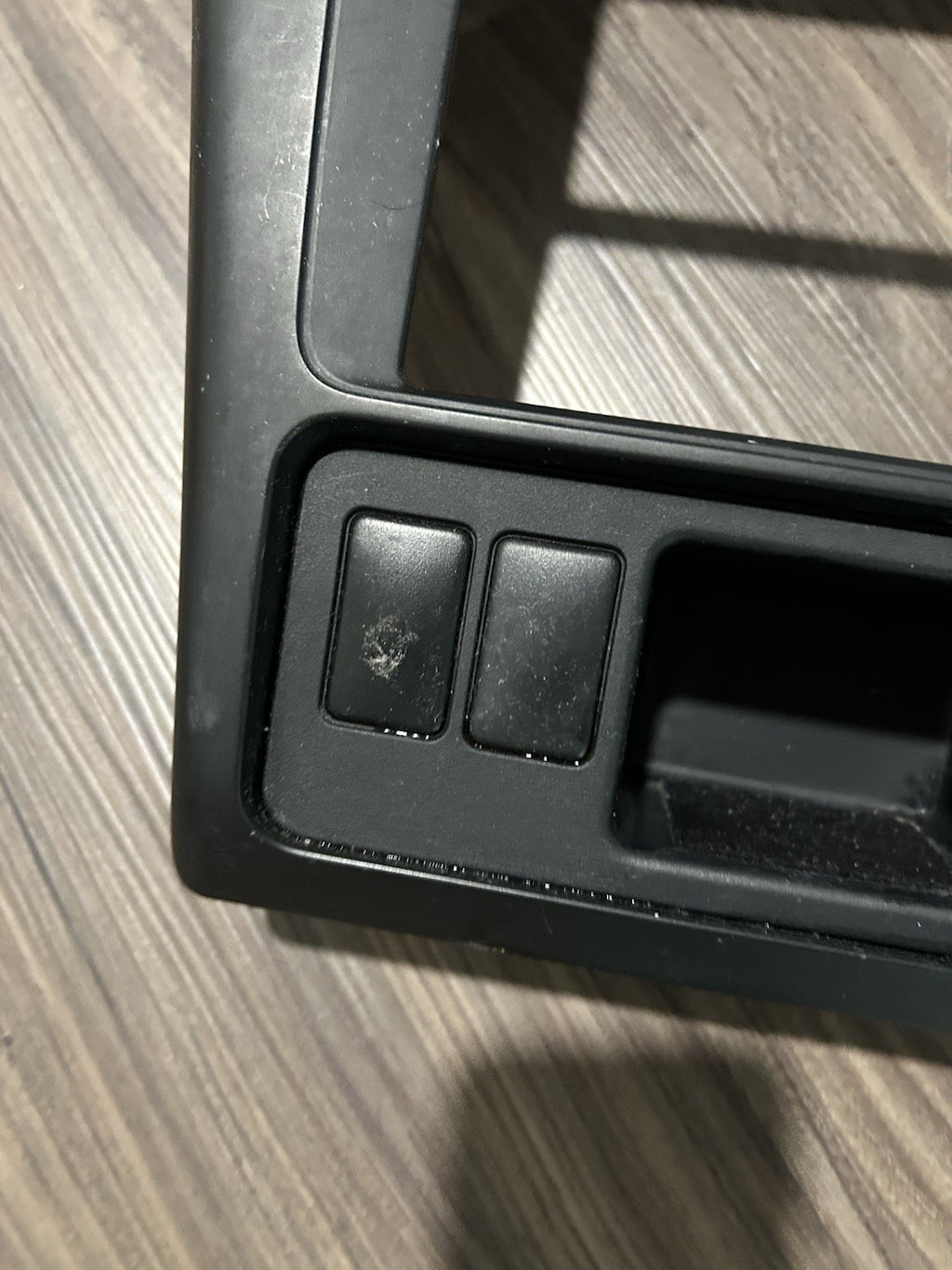 01-04 Nissan Pathfinder BLACK Center Dash Radio Bezel Trim Panel Vents Clock OEM