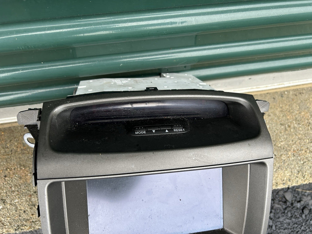 Lexus GX470 03-05 Navigation Display screen with radio Reciever 86111-60120 oem