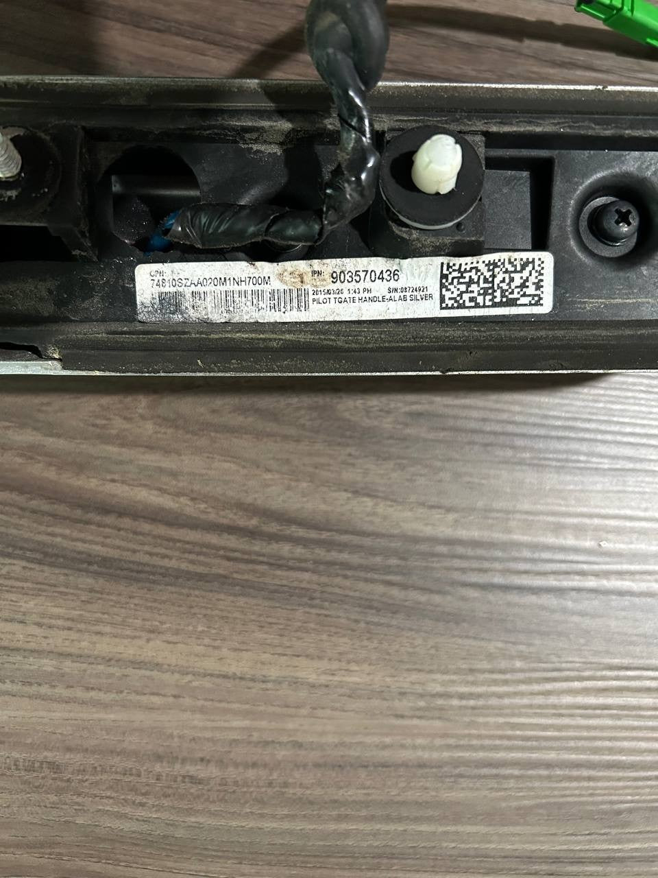 09-15 HONDA PILOT REAR TRUNK TAIL GATE HATCH LID LOWER HANDLE SILVER