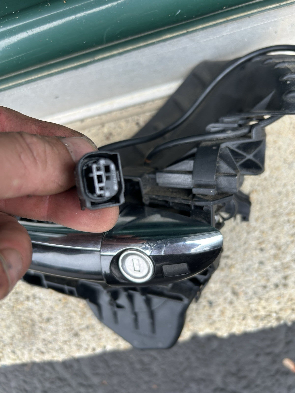 06-12 Mercedes W164 ML500 GL450 Front Left Driver Side Exterior Door Handle OEM