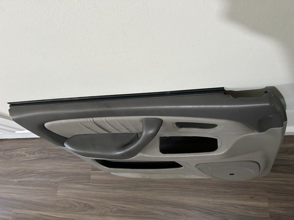 01-04 SEQUOIA LIMITED Front DRIVER LEFT INTERIOR DOOR TRIM PANEL Gray