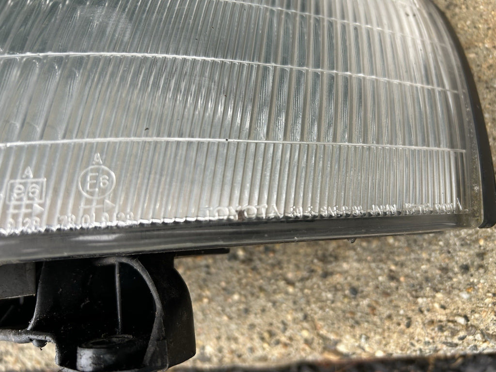 90-94 LEXUS LS400 DRIVER LEFT FULL HEADLIGHT LAMP ASSEMBLY OEM 228-74984