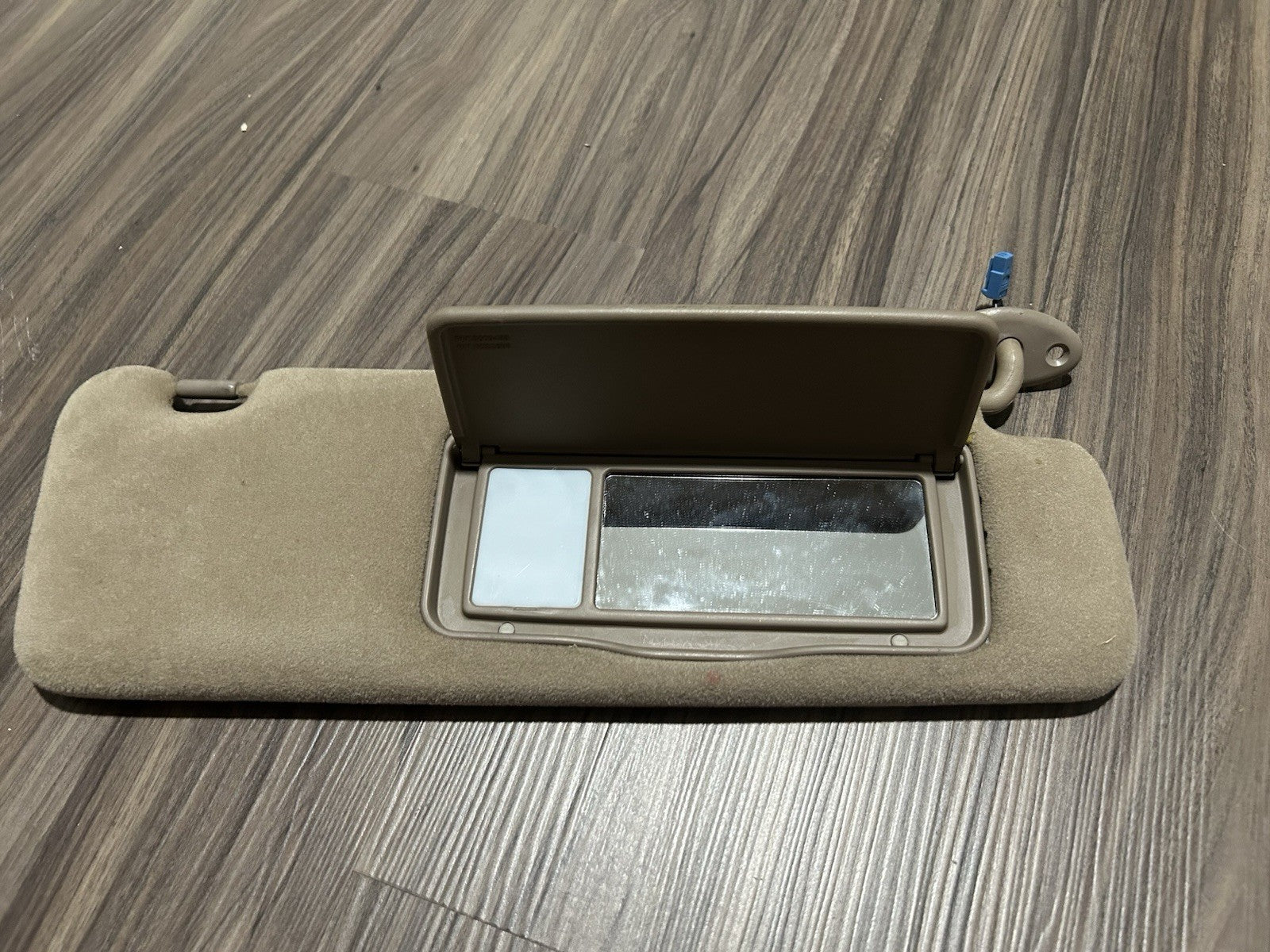 1996-2002 Toyota 4Runner Driver and Passenger Side Sun Visor Set Pair Tan color